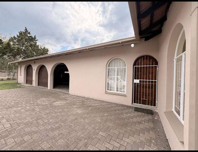 3 BEDROOM HOUSE RENTED IN PIONEER PARK